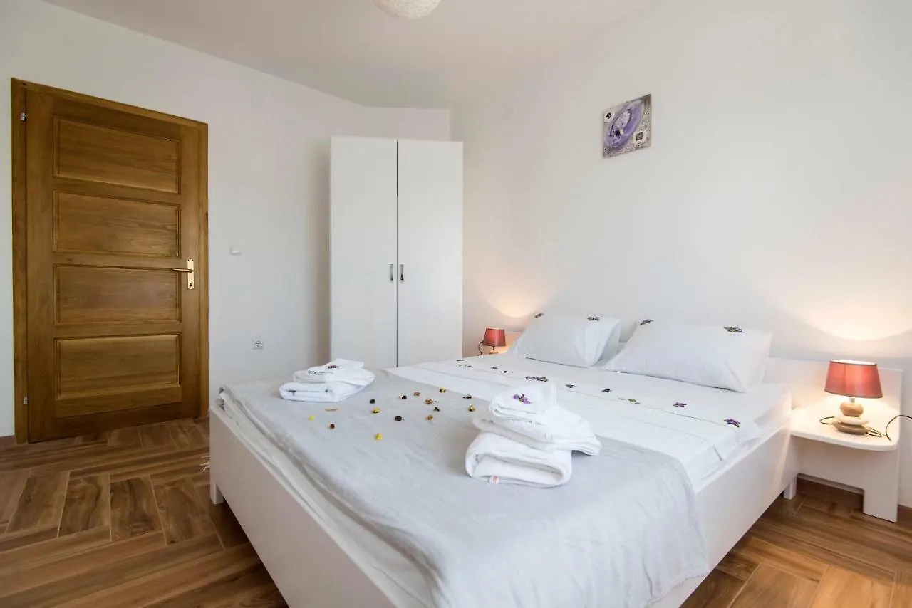 Farm stay Apartments Poseidon Zadar
